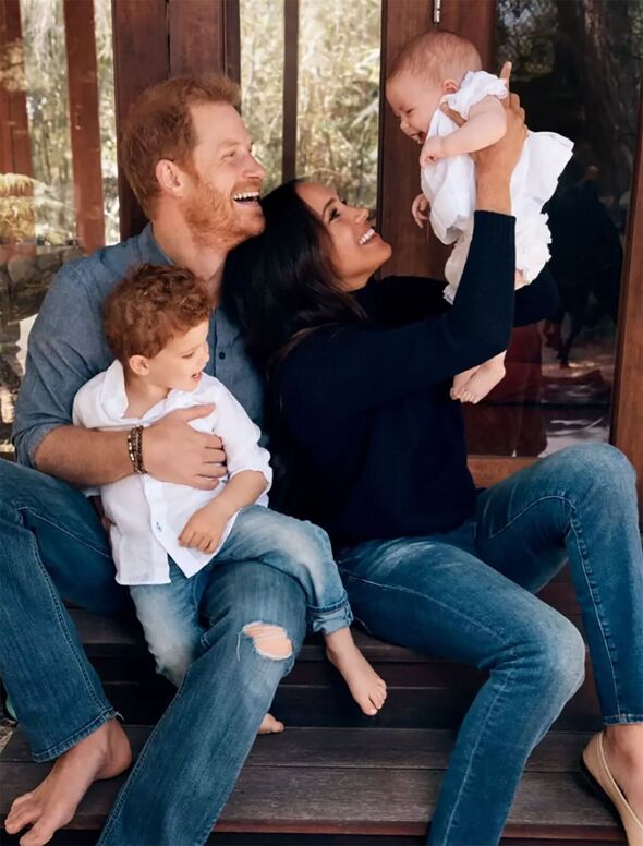 Nếu còn sống, Vương phi Diana sẽ nghĩ gì về Meghan Markle?- Ảnh 2.