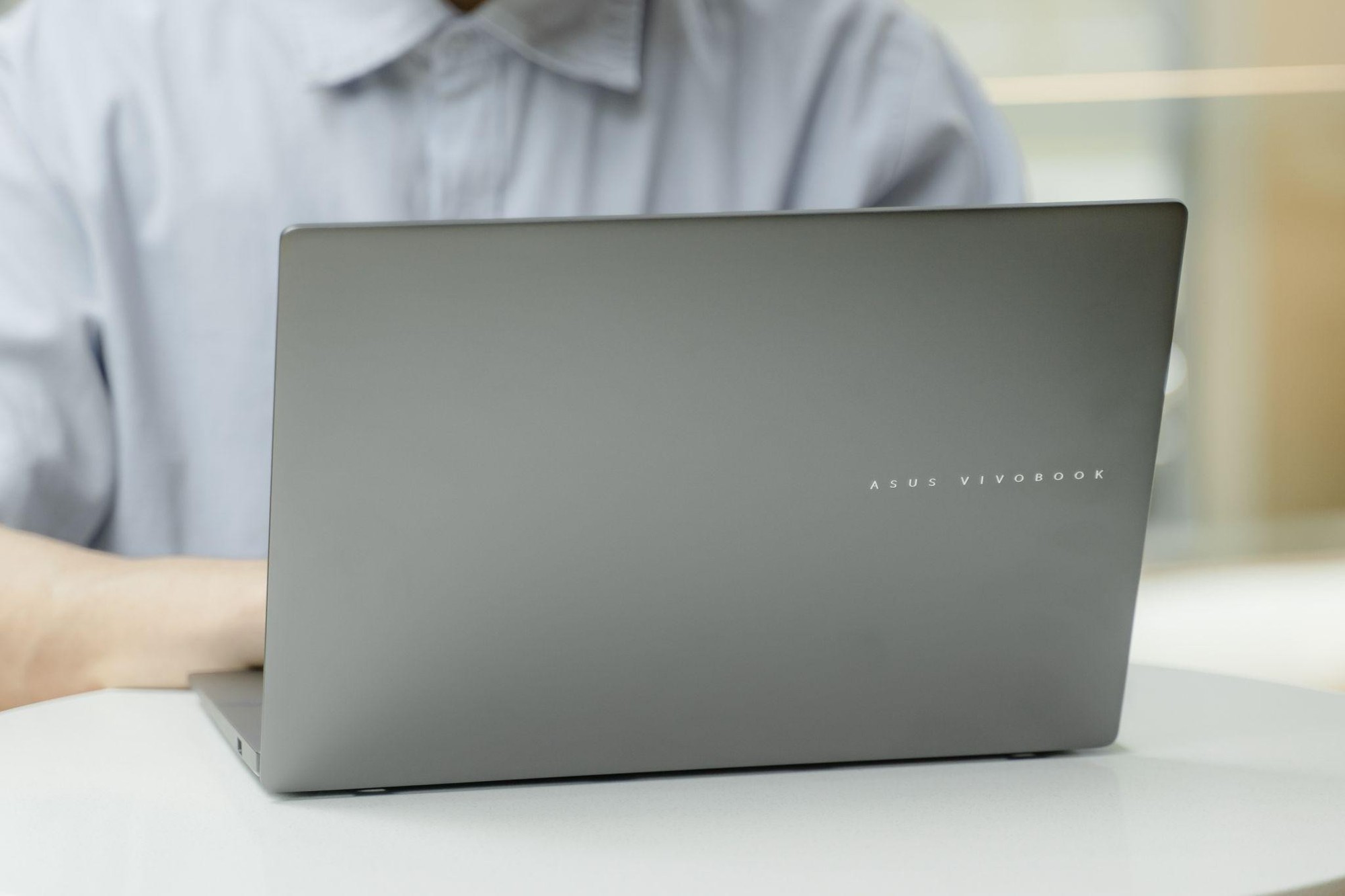 Laptop mỏng nhẹ với chip Intel Core H-Series, pin lâu dùng tới 20 giờ, RAM/SSD nâng cấp thoải mái- Ảnh 5.