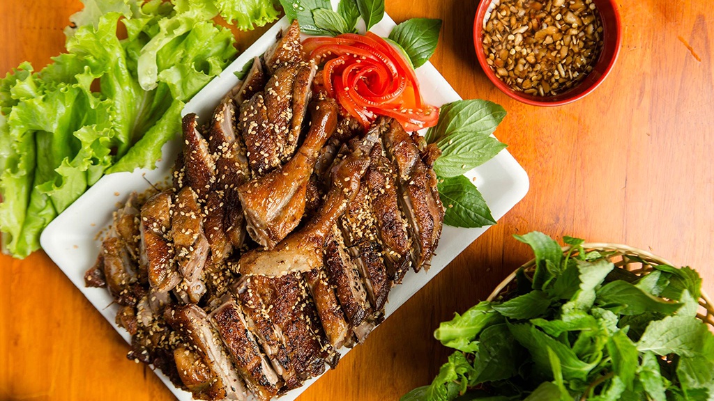 Bên cạnh hoa quả, rượu nếp, bánh tro..., vì sao nhiều nơi chọn ăn thịt vịt vào Tết Đoan Ngọ?- Ảnh 12. Bên cạnh hoa quả, rượu nếp, bánh tro..., vì sao nhiều nơi chọn ăn thịt vịt vào Tết Đoan Ngọ?- Ảnh 12.