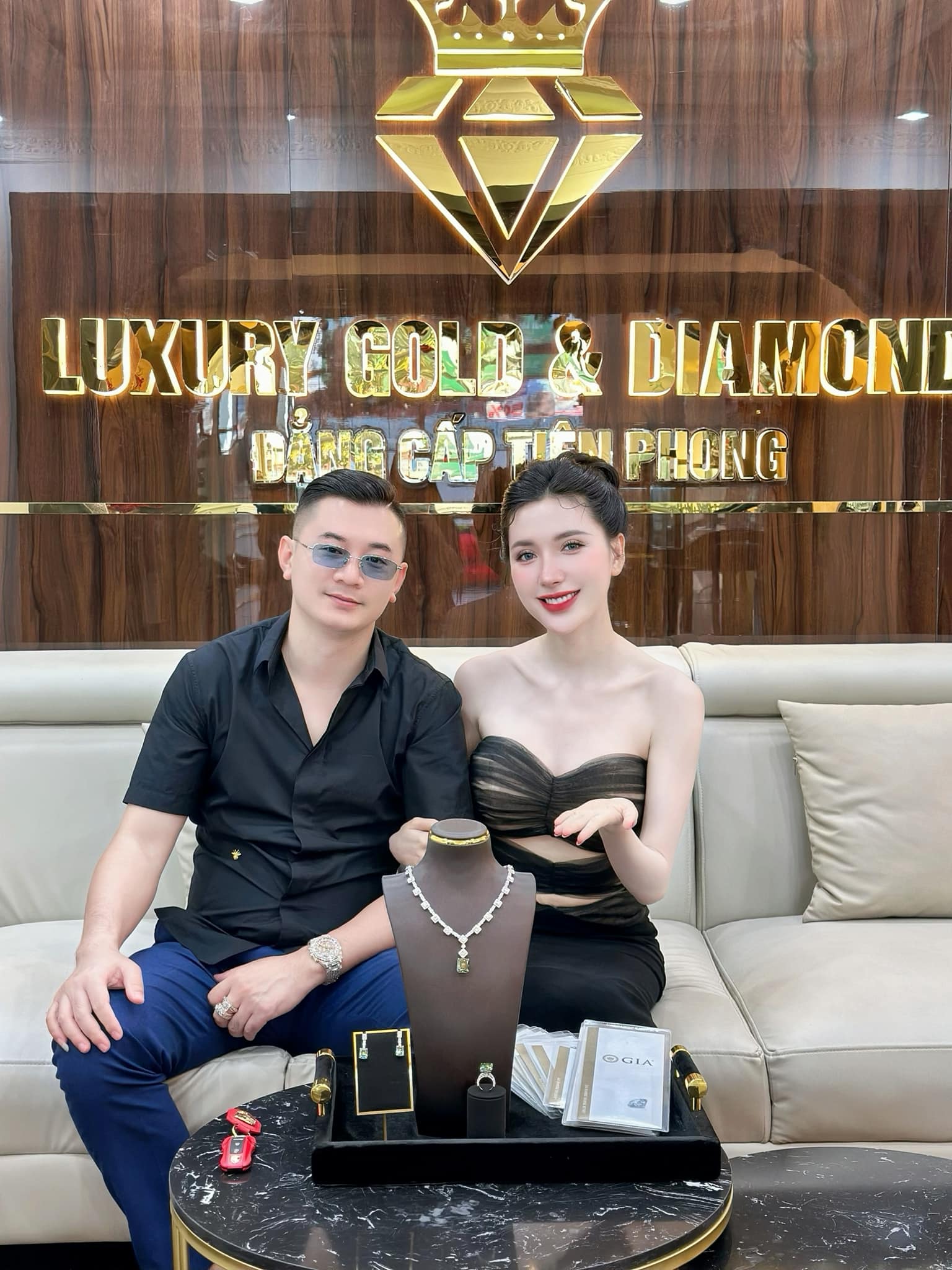 Ngân Collagen tự xưng buôn kim cương ở Cần Thơ: Ai mới là người đứng sau công ty này?- Ảnh 1.