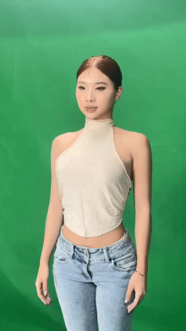 Louis Phạm khoe thân hình "đồng hồ cát" bốc lửa nhưng netizen vẫn trừ điểm thanh lịch vì 1 lỗi trang phục cực dễ thấy- Ảnh 1.