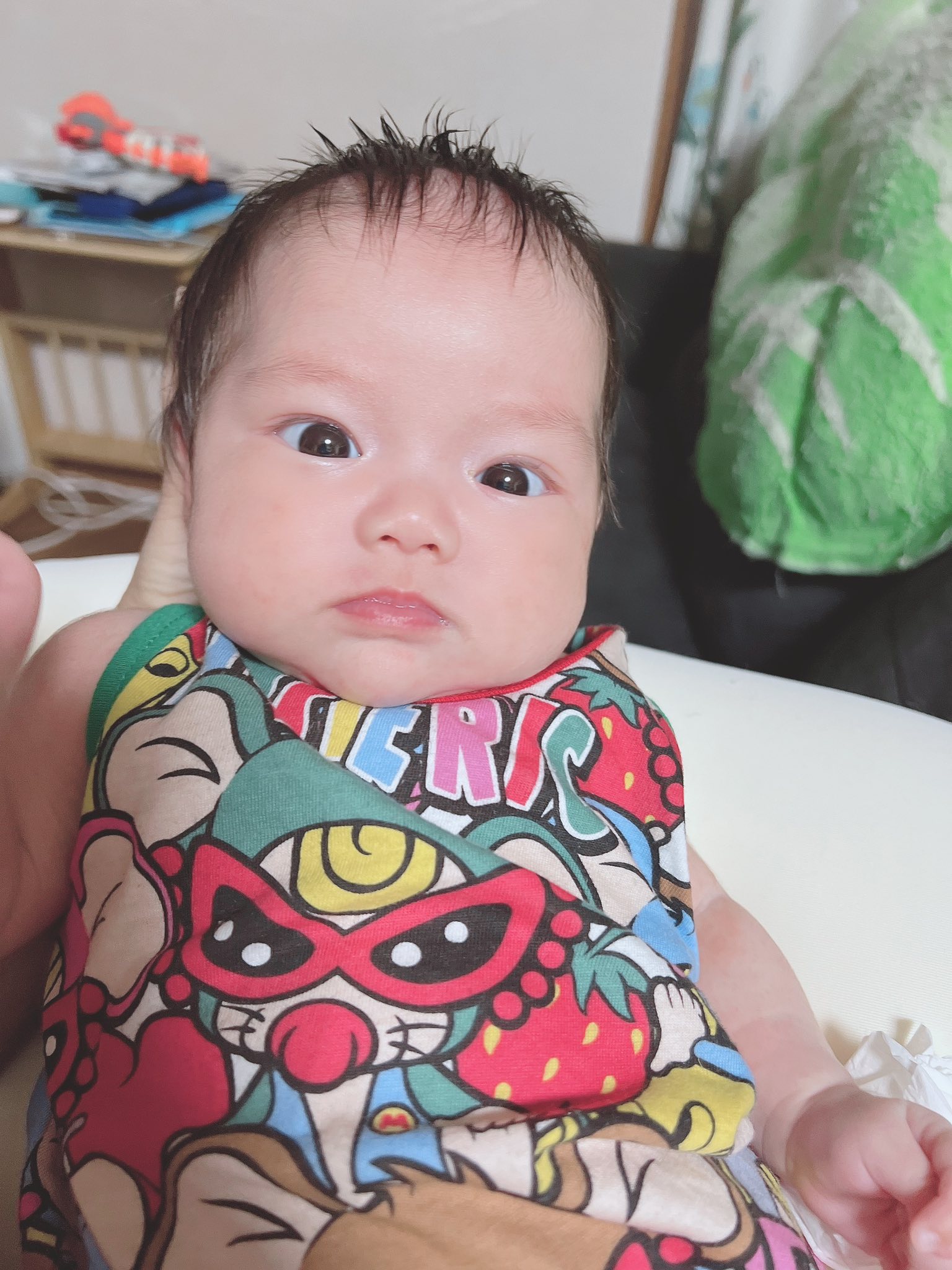 Quỳnh Trần JP đưa con gái mới sinh về thăm quê ngoại, hội bỉm sữa xuýt xoa vì bé giống hệt mẹ ở điểm này- Ảnh 4.
