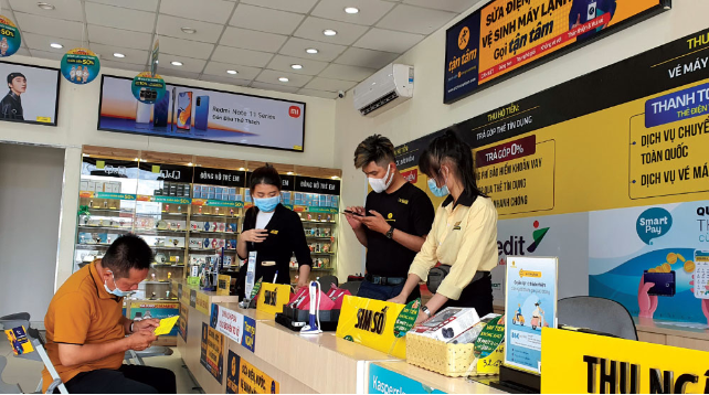Dịch vụ nạp - rút tiền tại Thế Giới Di Động sau 6 tháng: phí nhẹ, hỗ trợ hơn 40 ngân hàng lớn phổ biến…- Ảnh 2.