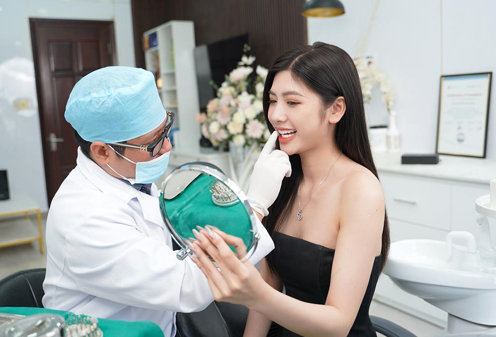 Người "cứu tinh" của những nụ cười: "Sửa răng sứ hỏng" cũng cần cả trái tim- Ảnh 1.