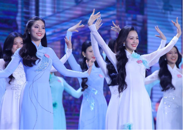 Corèle by Scavi – Đồng hành cùng Hoa hậu Việt Nam 2024, tôn vinh "dáng sen" Việt- Ảnh 3. Corèle by Scavi – Đồng hành cùng Hoa hậu Việt Nam 2024, tôn vinh "dáng sen" Việt- Ảnh 3.