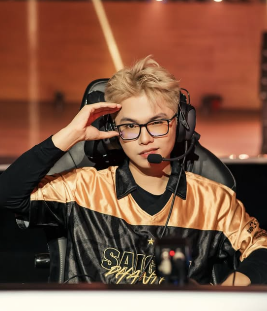 Bạn gái Lai Bâng hé lộ chuyện cá nhân của "thần rừng", úp mở sẽ về chung nhà sau gần một thập kỷ bên nhau?- Ảnh 1. Bạn gái Lai Bâng hé lộ chuyện cá nhân của "thần rừng", úp mở sẽ về chung nhà sau gần một thập kỷ bên nhau?- Ảnh 1.