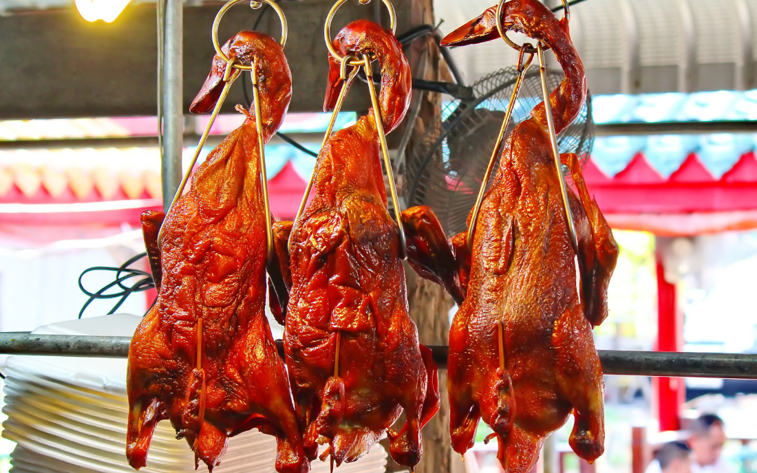 Bên cạnh hoa quả, rượu nếp, bánh tro..., vì sao nhiều nơi chọn ăn thịt vịt vào Tết Đoan Ngọ?- Ảnh 2. Bên cạnh hoa quả, rượu nếp, bánh tro..., vì sao nhiều nơi chọn ăn thịt vịt vào Tết Đoan Ngọ?- Ảnh 2.