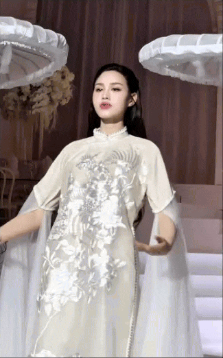 HH Đỗ Hà diện áo dài trắng trên sàn diễn: Khắp cõi mạng dậy sóng, đúng là "Chánh cung của Thập kỷ hương sắc" - Ảnh 2.