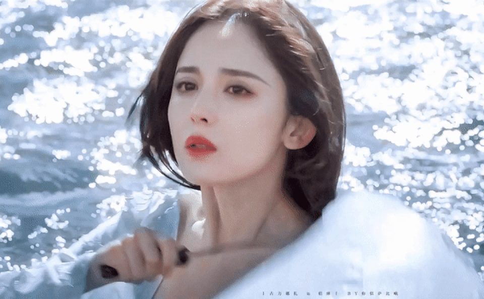 10 mỹ nhân có đôi mắt đẹp nhất Trung Quốc: Triệu Vy bét bảng, hạng 1 như hồ ly bước ra từ truyền thuyết- Ảnh 7.