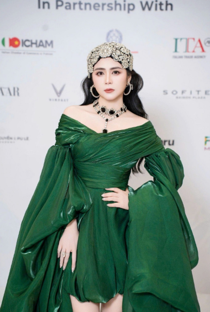 Dàn giám khảo "quyền lực" chấm casting model BST "Rose of the Dawn" của NTK Hương Queen- Ảnh 2.