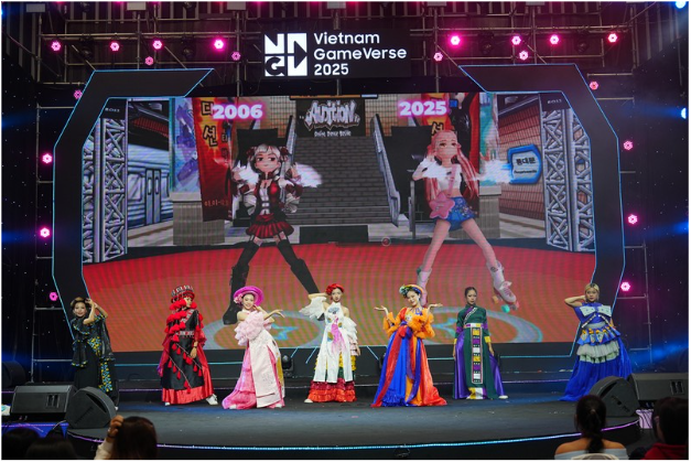Dàn trai xinh gái đẹp đổ bộ booth VTC tại Vietnam GameVerse 2025: Nơi hội tụ nhan sắc và đam mê game- Ảnh 3.