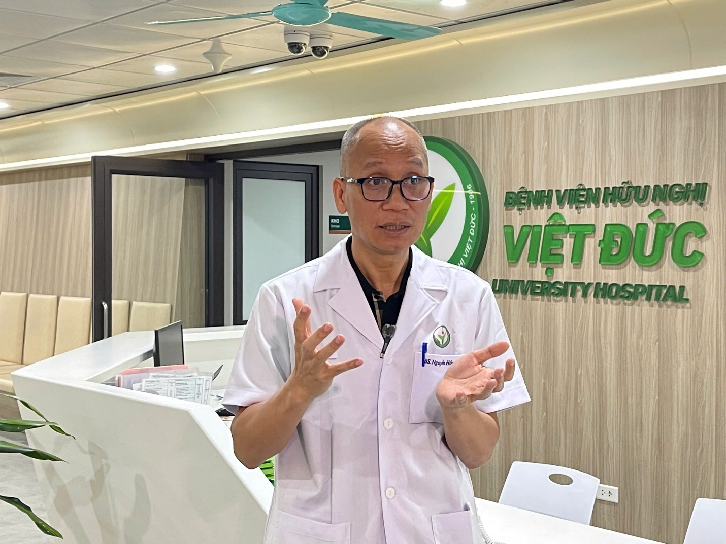 Xuất hiện loại filler lạ gây mù mắt, tiêm thuốc giải không hiệu quả: Lời khuyên của bác sĩ để làm đẹp an toàn- Ảnh 2.
