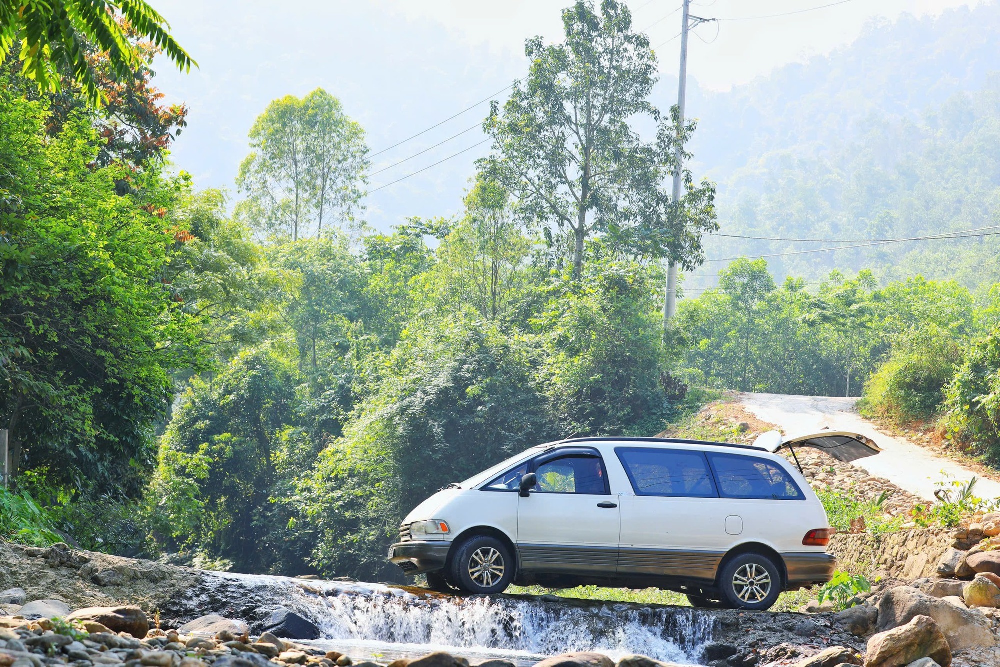 Đẳng cấp giá trị cốt lõi của Toyota: 35 tuổi vẫn 'sẵn sàng xuống biển lên đồi', giá rẻ tiện nghi bất ngờ- Ảnh 2.