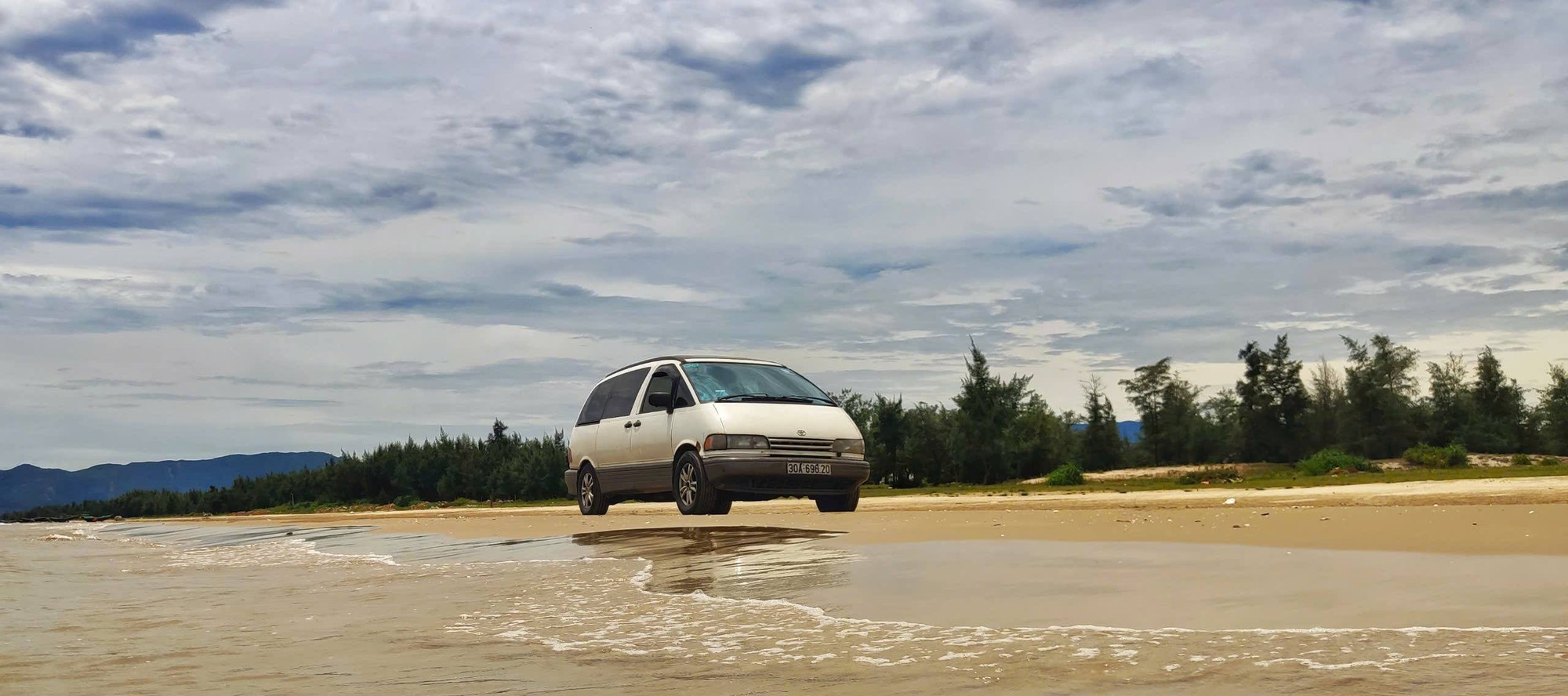 Đẳng cấp giá trị cốt lõi của Toyota: 35 tuổi vẫn 'sẵn sàng xuống biển lên đồi', giá rẻ tiện nghi bất ngờ- Ảnh 11.