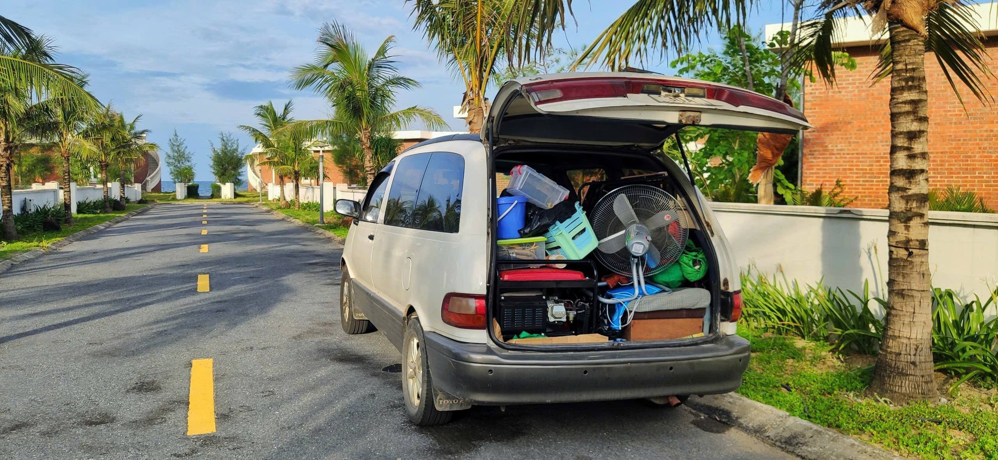 Đẳng cấp giá trị cốt lõi của Toyota: 35 tuổi vẫn 'sẵn sàng xuống biển lên đồi', giá rẻ tiện nghi bất ngờ- Ảnh 6.