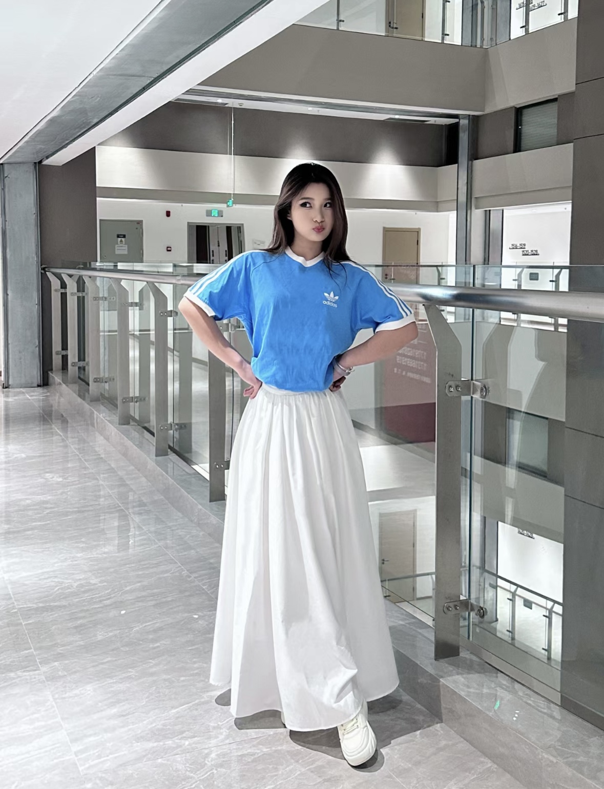 “Chân váy xoè” lại hot trở lại – Nắm vững những bí quyết này để dễ dàng hóa thân thành nữ thần thanh lịch- Ảnh 10. “Chân váy xoè” lại hot trở lại – Nắm vững những bí quyết này để dễ dàng hóa thân thành nữ thần thanh lịch- Ảnh 10.