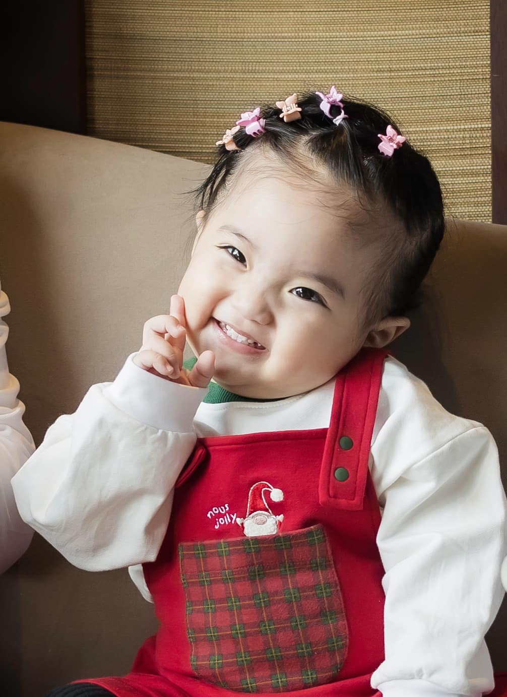Vẻ đẹp như búp bê của con gái út nhà Khánh Thi-Phan Hiển, đáng yêu cỡ này bảo sao lu mờ bố mẹ nổi tiếng- Ảnh 4. Vẻ đẹp như búp bê của con gái út nhà Khánh Thi-Phan Hiển, đáng yêu cỡ này bảo sao lu mờ bố mẹ nổi tiếng- Ảnh 4.