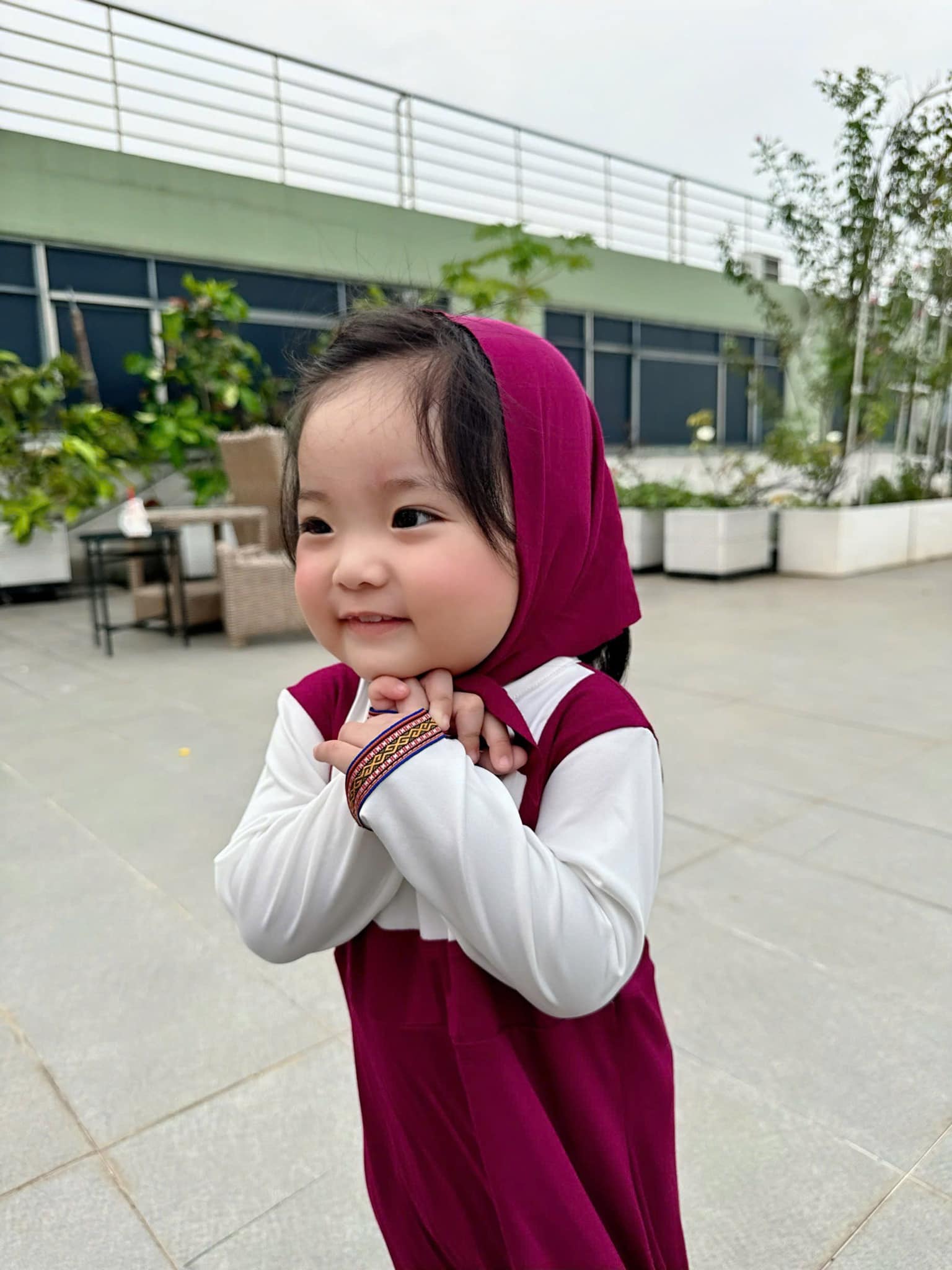 Vẻ đẹp như búp bê của con gái út nhà Khánh Thi-Phan Hiển, đáng yêu cỡ này bảo sao lu mờ bố mẹ nổi tiếng- Ảnh 3. Vẻ đẹp như búp bê của con gái út nhà Khánh Thi-Phan Hiển, đáng yêu cỡ này bảo sao lu mờ bố mẹ nổi tiếng- Ảnh 3.