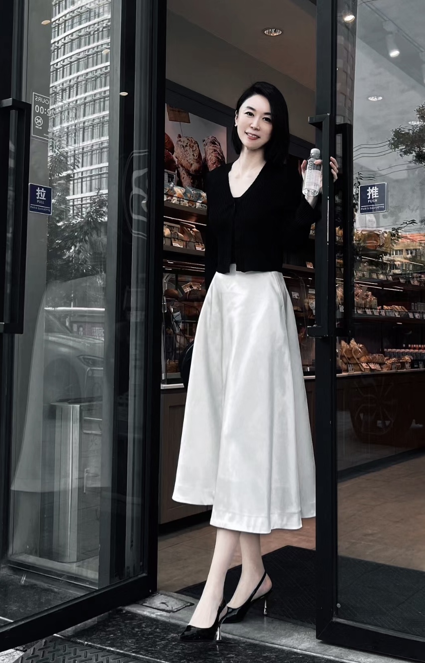 “Chân váy xoè” lại hot trở lại – Nắm vững những bí quyết này để dễ dàng hóa thân thành nữ thần thanh lịch- Ảnh 4. “Chân váy xoè” lại hot trở lại – Nắm vững những bí quyết này để dễ dàng hóa thân thành nữ thần thanh lịch- Ảnh 4.