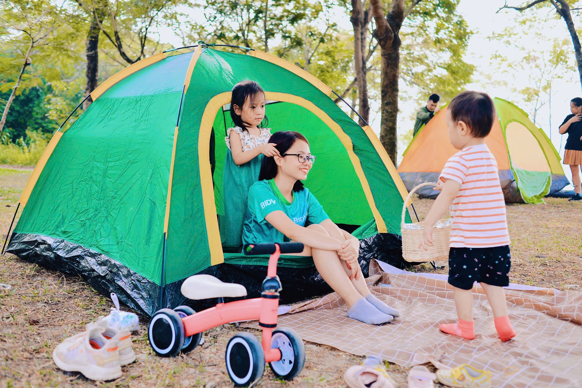 Đầu tư 400k mua lều, gia đình 4 người yên tâm vi vu cắm trại nghỉ lễ: Vừa rẻ, vừa tiện lợi, ai cũng vui- Ảnh 7. Đầu tư 400k mua lều, gia đình 4 người yên tâm vi vu cắm trại nghỉ lễ: Vừa rẻ, vừa tiện lợi, ai cũng vui- Ảnh 7.