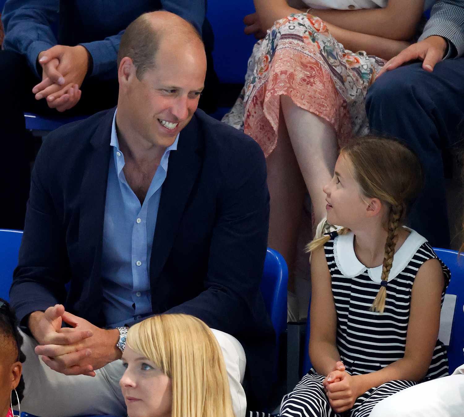 Giống hệt cha lúc nhỏ nhưng Công chúa Charlotte lại có tuổi thơ hoàn toàn khác biệt so với Thân vương William- Ảnh 2.