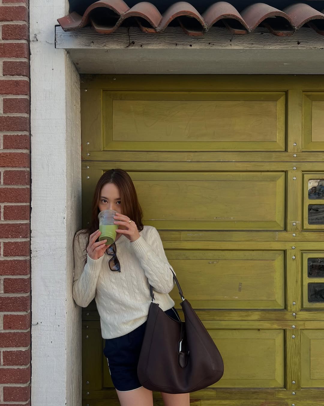 Nữ thần Krystal mách loạt item basic đáng đầu tư, giúp bạn bước vào con đường mặc đẹp bền bỉ- Ảnh 1.