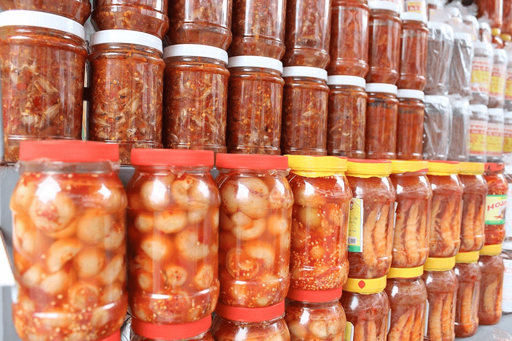 Mua gì ở Huế? 7 đặc sản mang hồn cố đô, ai nhận cũng gật gù “rất Huế”- Ảnh 4. Mua gì ở Huế? 7 đặc sản mang hồn cố đô, ai nhận cũng gật gù “rất Huế”- Ảnh 4.