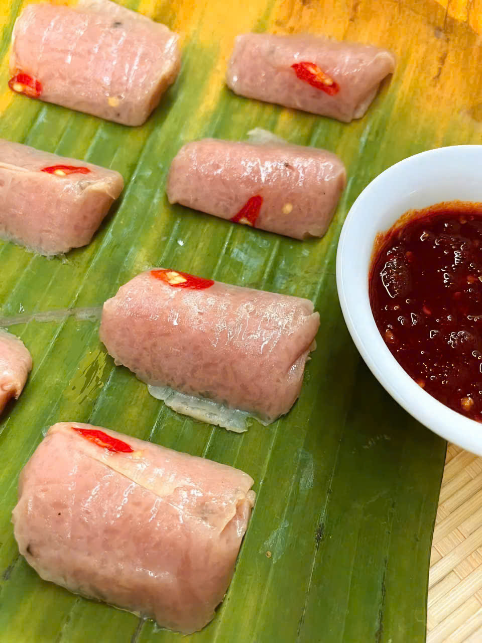Mua gì ở Huế? 7 đặc sản mang hồn cố đô, ai nhận cũng gật gù “rất Huế”- Ảnh 3. Mua gì ở Huế? 7 đặc sản mang hồn cố đô, ai nhận cũng gật gù “rất Huế”- Ảnh 3.