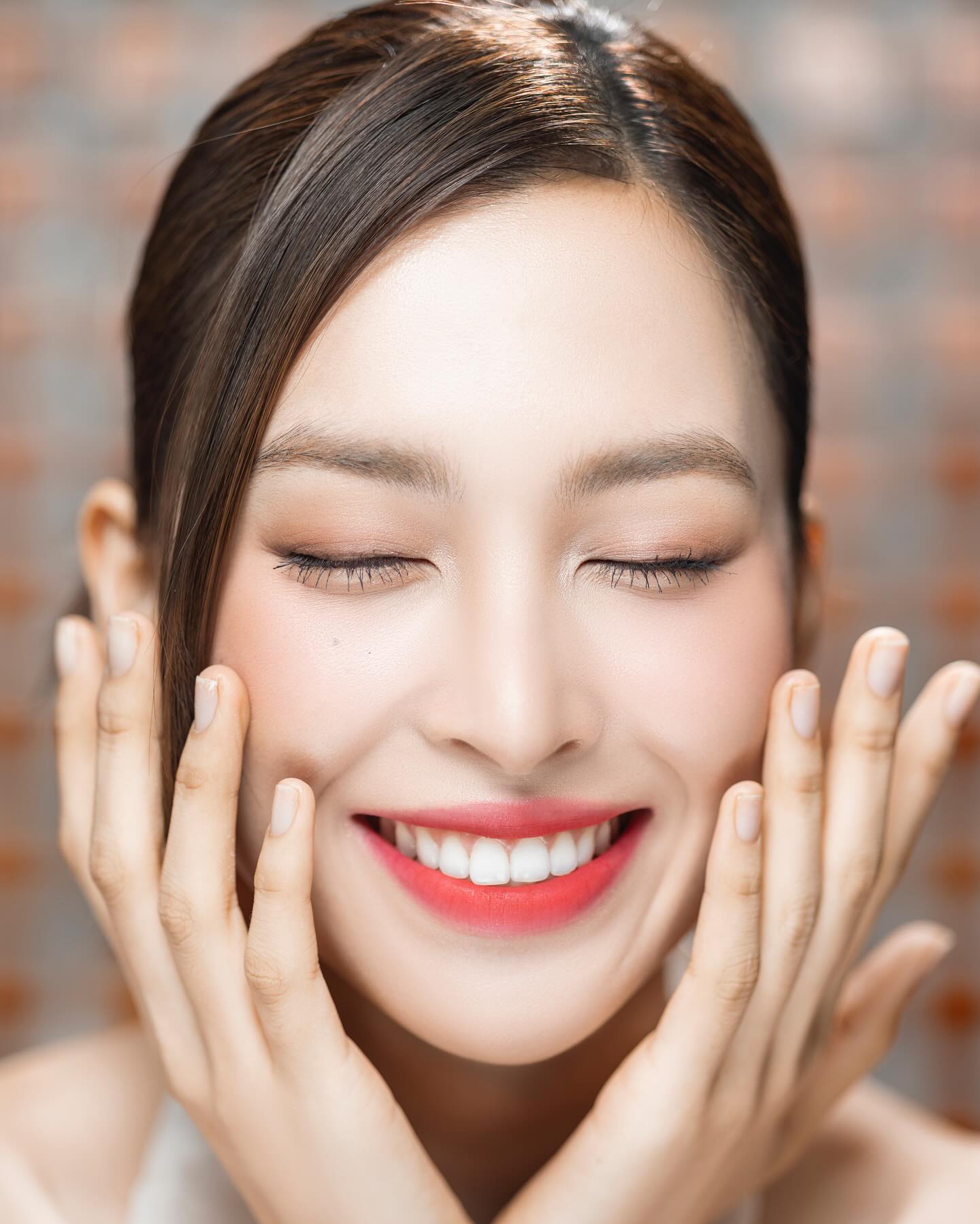 7 “bàn tay ngọc” của showbiz Việt: Số 1 đúng chuẩn tay phu nhân, muốn khổ cũng khó- Ảnh 18.