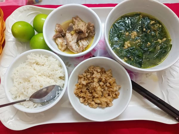 Cô gái Bắc Bling (Bắc Ninh) cùng cơm cữ từ bố mẹ chồng: Lấy chồng là trúng lớn!- Ảnh 5. Cô gái Bắc Bling (Bắc Ninh) cùng cơm cữ từ bố mẹ chồng: Lấy chồng là trúng lớn!- Ảnh 5.