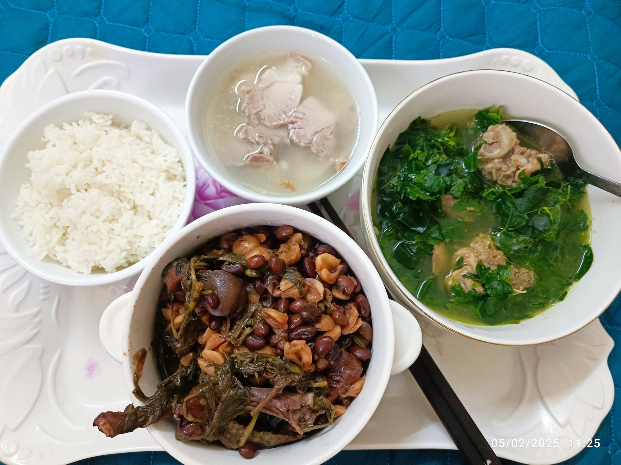 Cô gái Bắc Bling (Bắc Ninh) cùng cơm cữ từ bố mẹ chồng: Lấy chồng là trúng lớn!- Ảnh 14. Cô gái Bắc Bling (Bắc Ninh) cùng cơm cữ từ bố mẹ chồng: Lấy chồng là trúng lớn!- Ảnh 14.