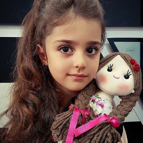 Bé gái sở hữu nhan sắc tựa công chúa xé truyện bước ra, bố nghỉ việc lương cao để ở nhà làm vệ sĩ riêng- Ảnh 5.