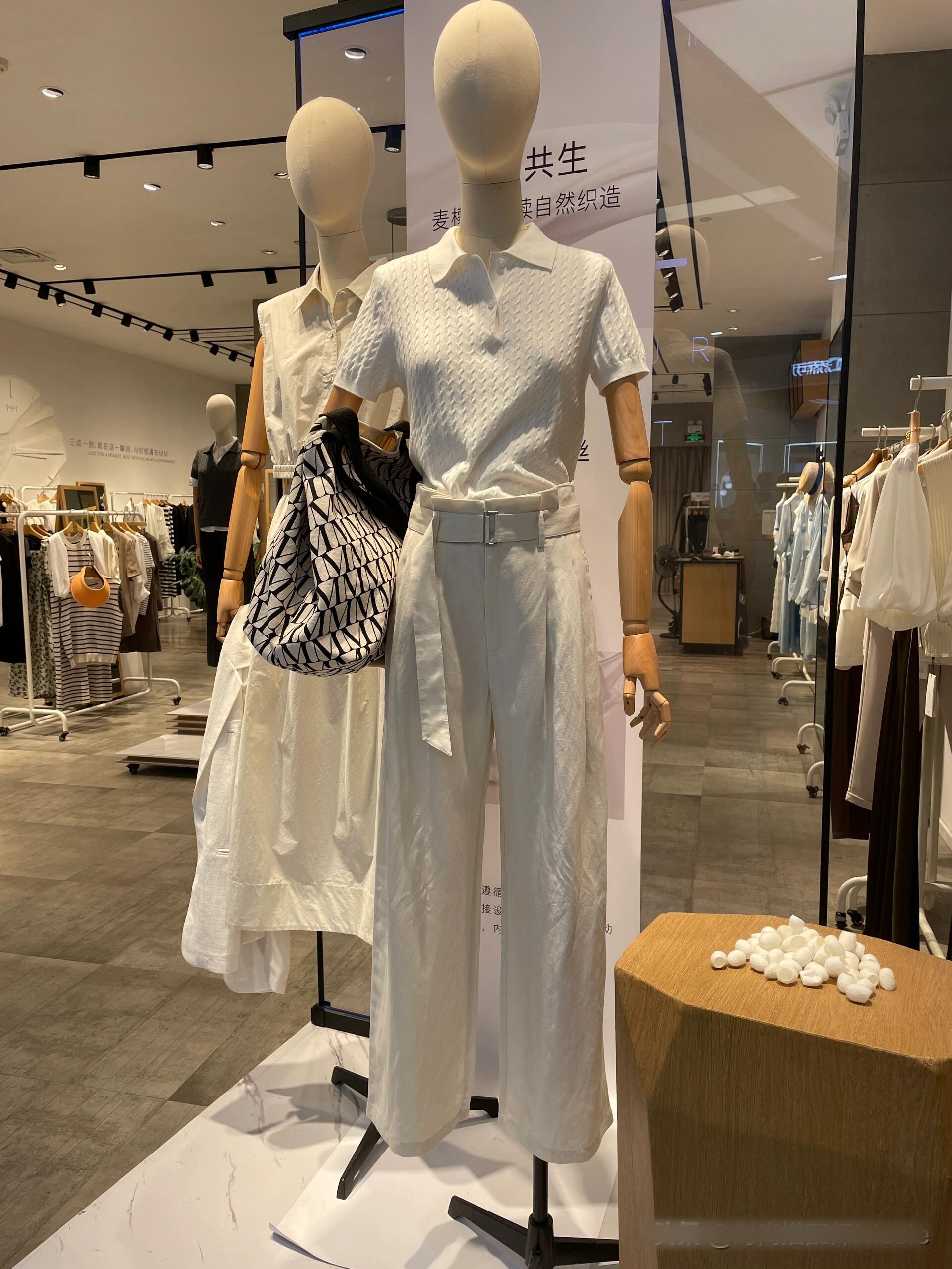 Không tâng bốc cũng chẳng dìm hàng! 4 thương hiệu thời trang nữ nội địa Không tâng bốc cũng chẳng dìm hàng! 4 thương hiệu thời trang nữ nội địa