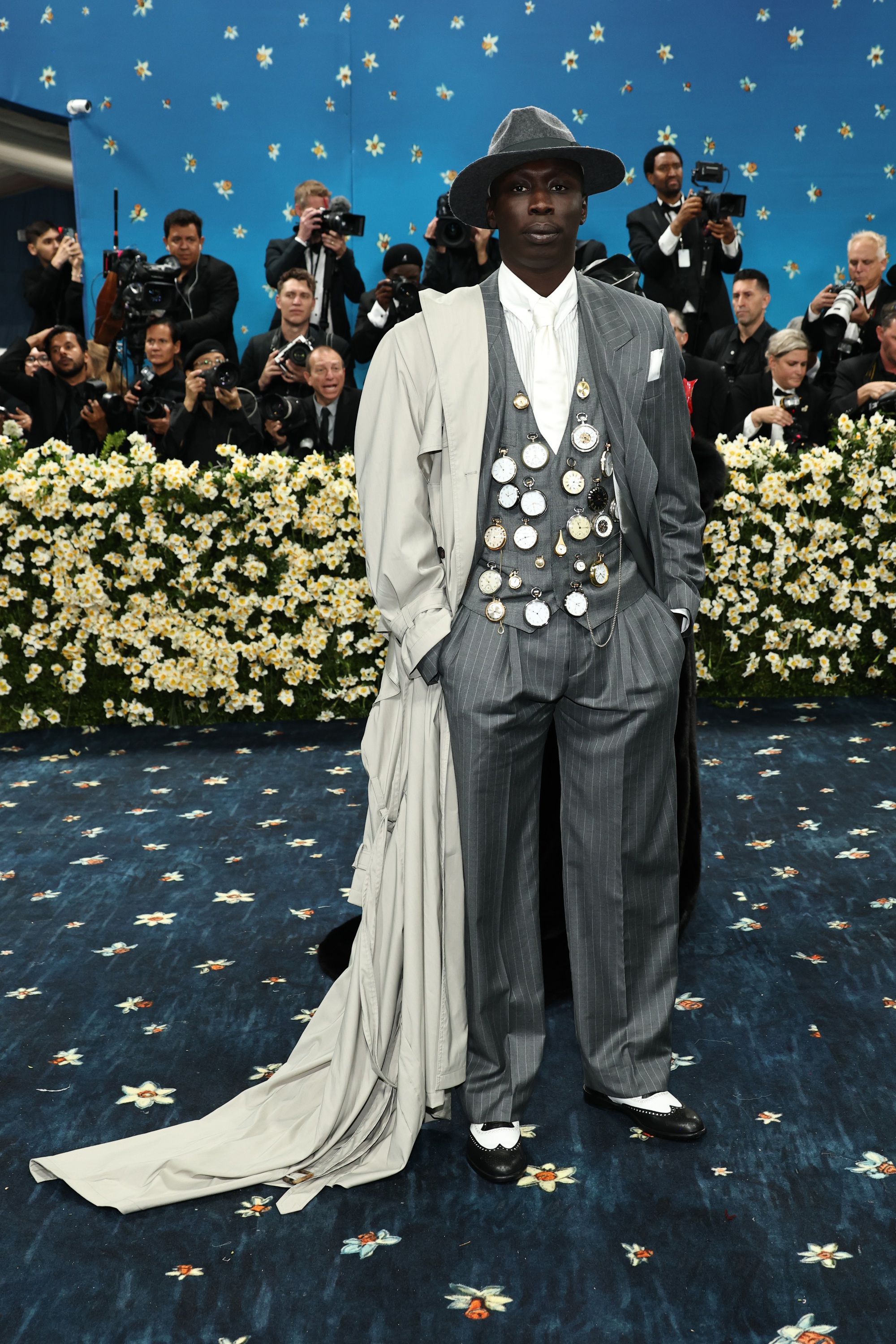 Met Gala 2025: Marc Jacobs, Tory Burch, Boss, Chopard... làm chủ cuộc chơi của "Tinh hoa sắc tộc"- Ảnh 9.