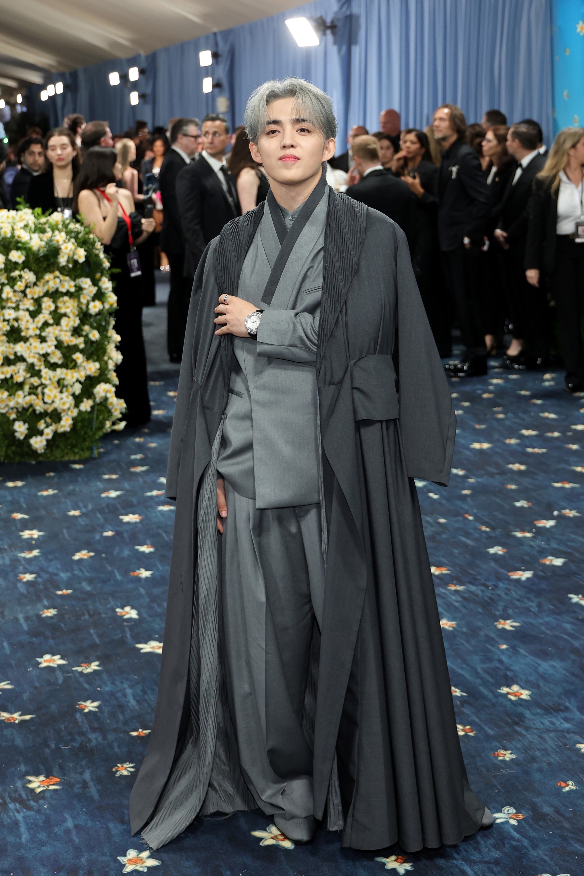 Met Gala 2025: Marc Jacobs, Tory Burch, Boss, Chopard... làm chủ cuộc chơi của "Tinh hoa sắc tộc"- Ảnh 6.