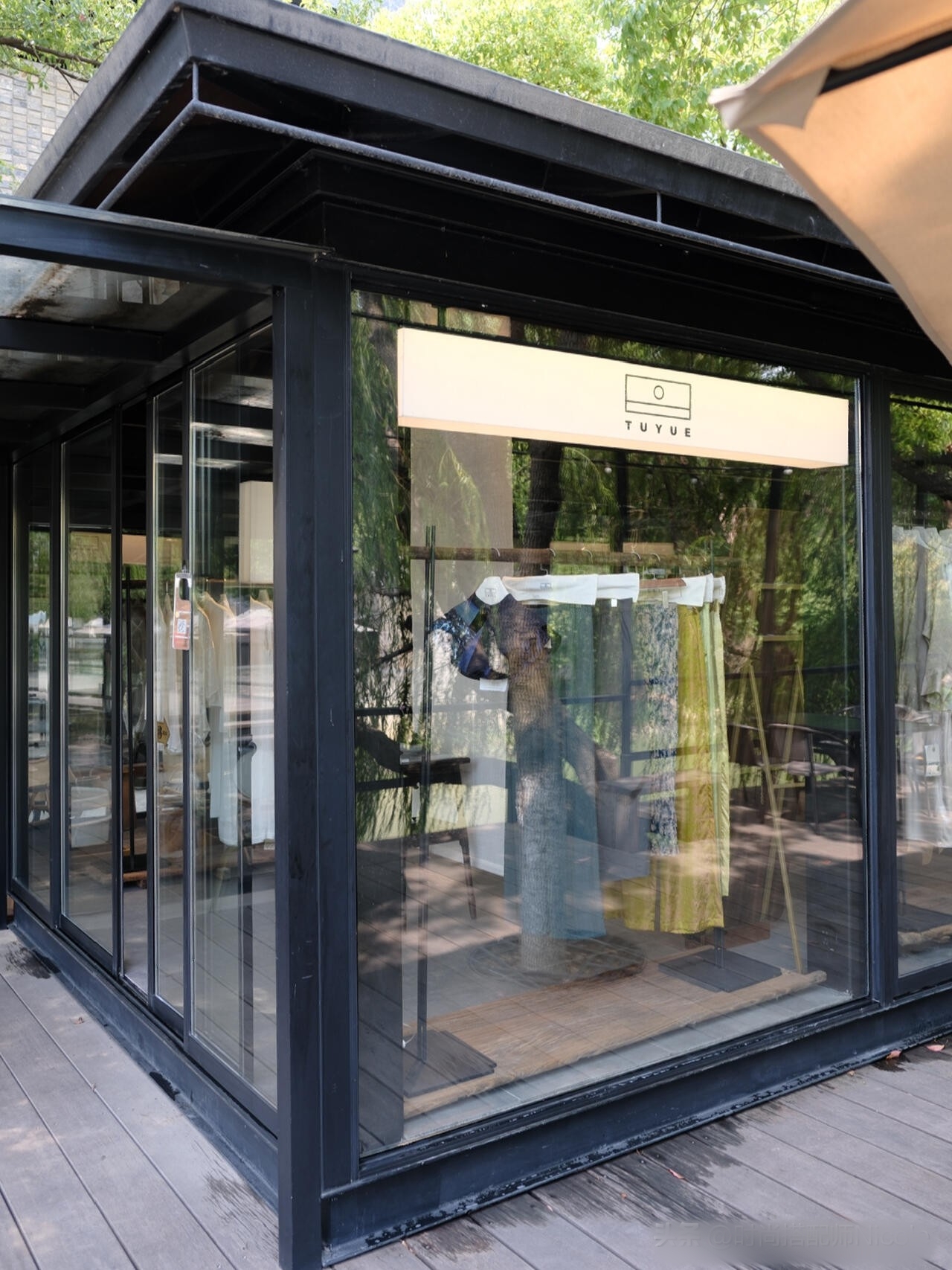 Không tâng bốc cũng chẳng dìm hàng! 4 thương hiệu thời trang nữ nội địa Không tâng bốc cũng chẳng dìm hàng! 4 thương hiệu thời trang nữ nội địa