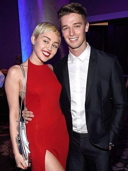 Căng nhất Met Gala 2025: Miley Cyrus đụng mặt tình cũ từng "cắm sừng" mình, có thái độ cực gắt gây bàn tán- Ảnh 2. Căng nhất Met Gala 2025: Miley Cyrus đụng mặt tình cũ từng "cắm sừng" mình, có thái độ cực gắt gây bàn tán- Ảnh 2.