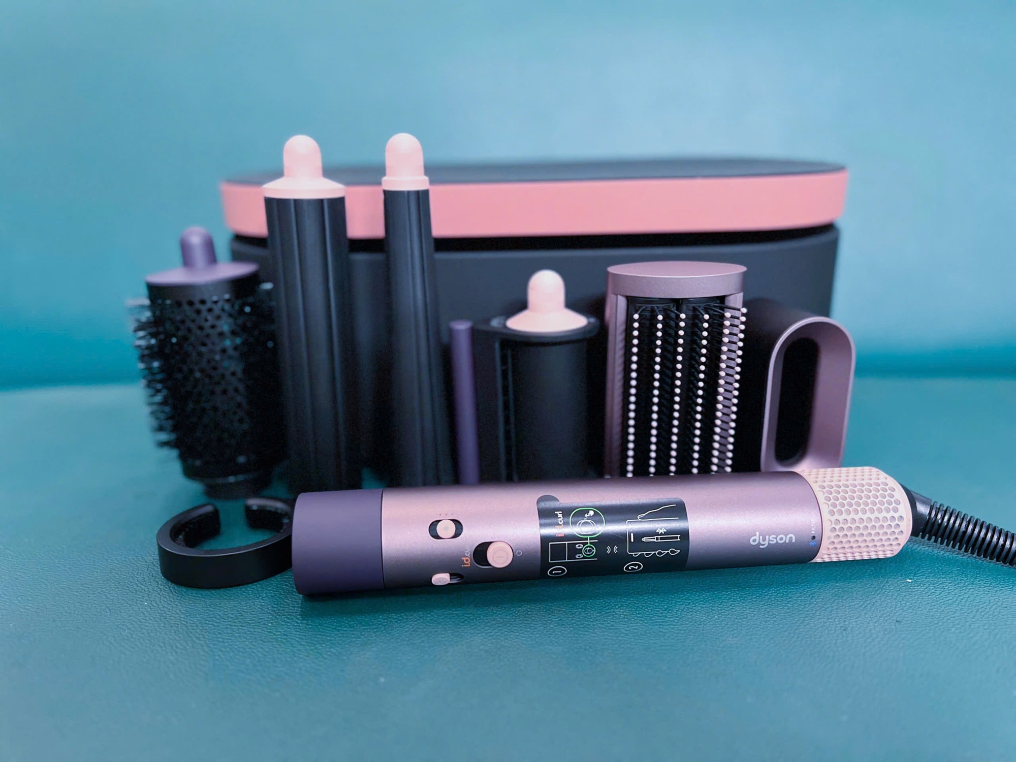 Trải nghiệm thực tế với Dyson Airwrap i.d.™ màu Jasper Plum: Đẹp, thông minh nhưng cần thời gian làm quen- Ảnh 1.