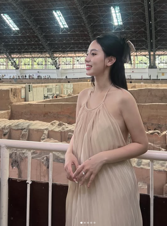 Hiện tượng mạng "cô giáo Vật lý Minh Thu" trở lại sau ồn ào, tự tin "flex" trình độ ngoại ngữ mượt mà - Ảnh 5.