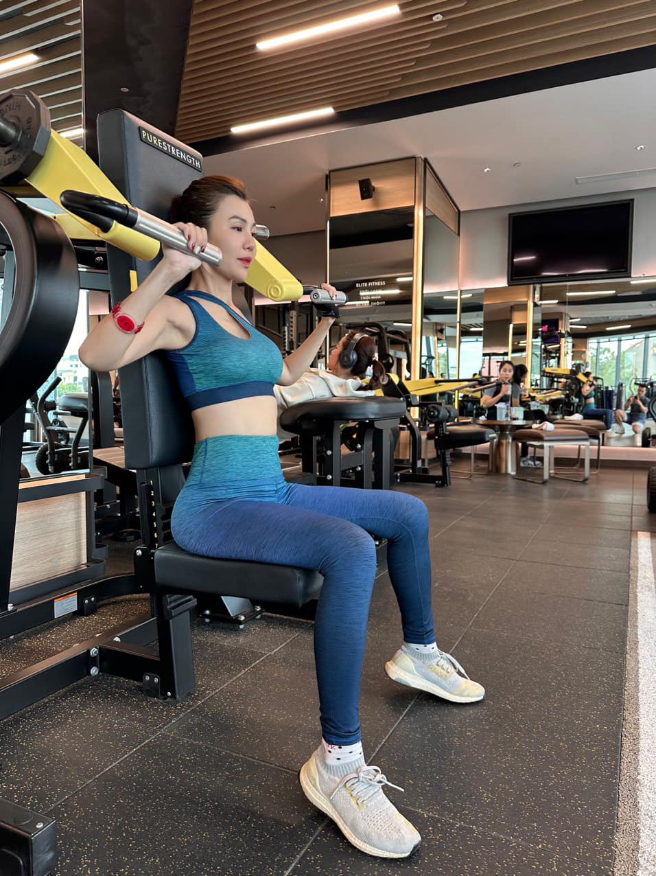 Nữ MC gợi ý mặc đẹp cho chuyến du lịch hè: Loại váy áo duyên dáng, sang chảnh tôn nhan sắc của phái đẹp Việt- Ảnh 17.