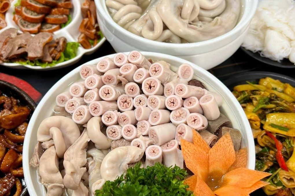 Quán lòng se điếu nổi tiếng TPHCM bị kiểm tra, tạm dừng đón khách- Ảnh 2.