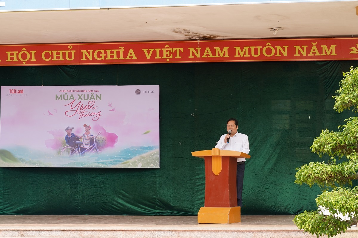The Five xây dựng phòng máy tính cho học sinh vùng cao Quảng Ninh- Ảnh 4. The Five xây dựng phòng máy tính cho học sinh vùng cao Quảng Ninh- Ảnh 4.