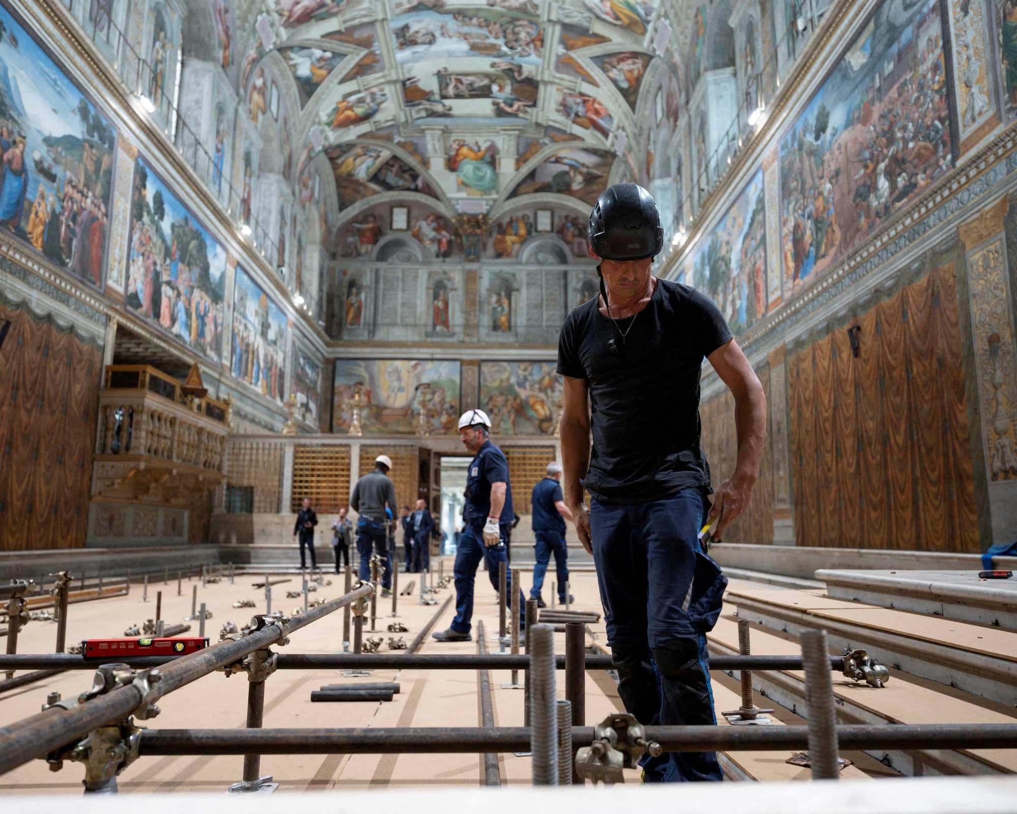 Ngay lúc này: Cả thế giới đang ngóng chờ 1 làn khói trắng từ Vatican!- Ảnh 3.