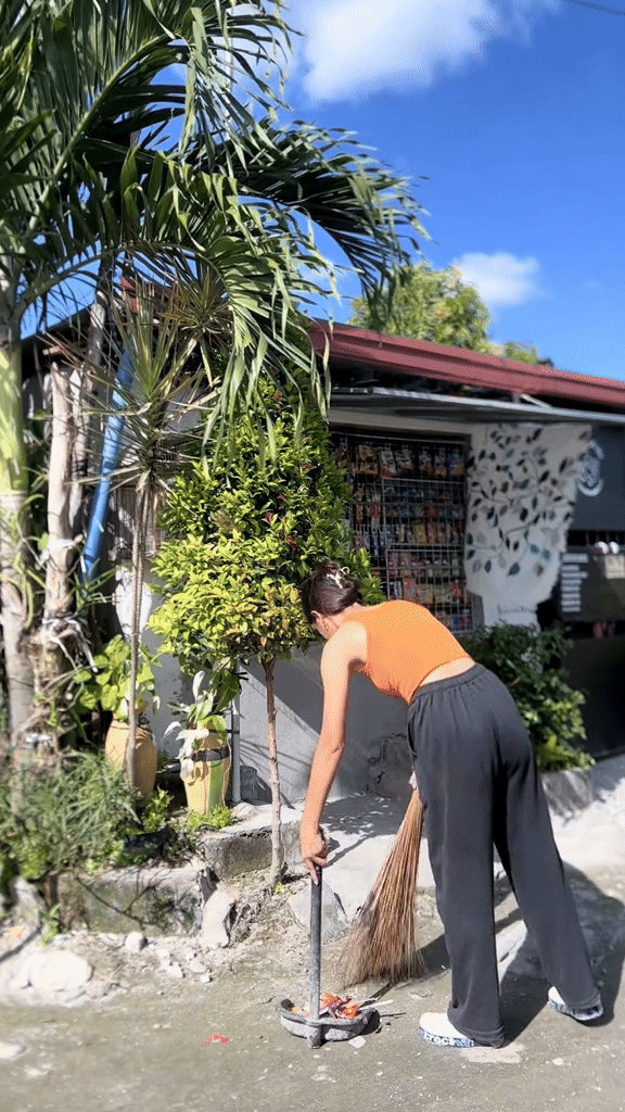 "Cuốc đất 5 phút thở không ra hơi, cày ruộng nửa ngày phải đi truyền nước": Ở phố mất job - ở quê mất sức- Ảnh 5. "Cuốc đất 5 phút thở không ra hơi, cày ruộng nửa ngày phải đi truyền nước": Ở phố mất job - ở quê mất sức- Ảnh 5.