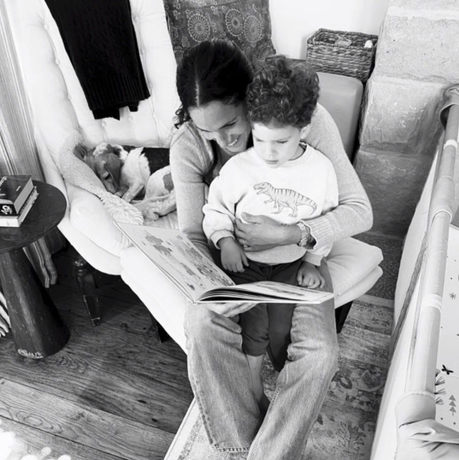 Meghan đăng ảnh mừng sinh nhật 6 tuổi của Hoàng tử Archie, có một chi tiết khiến ai cũng thắc mắc- Ảnh 3.