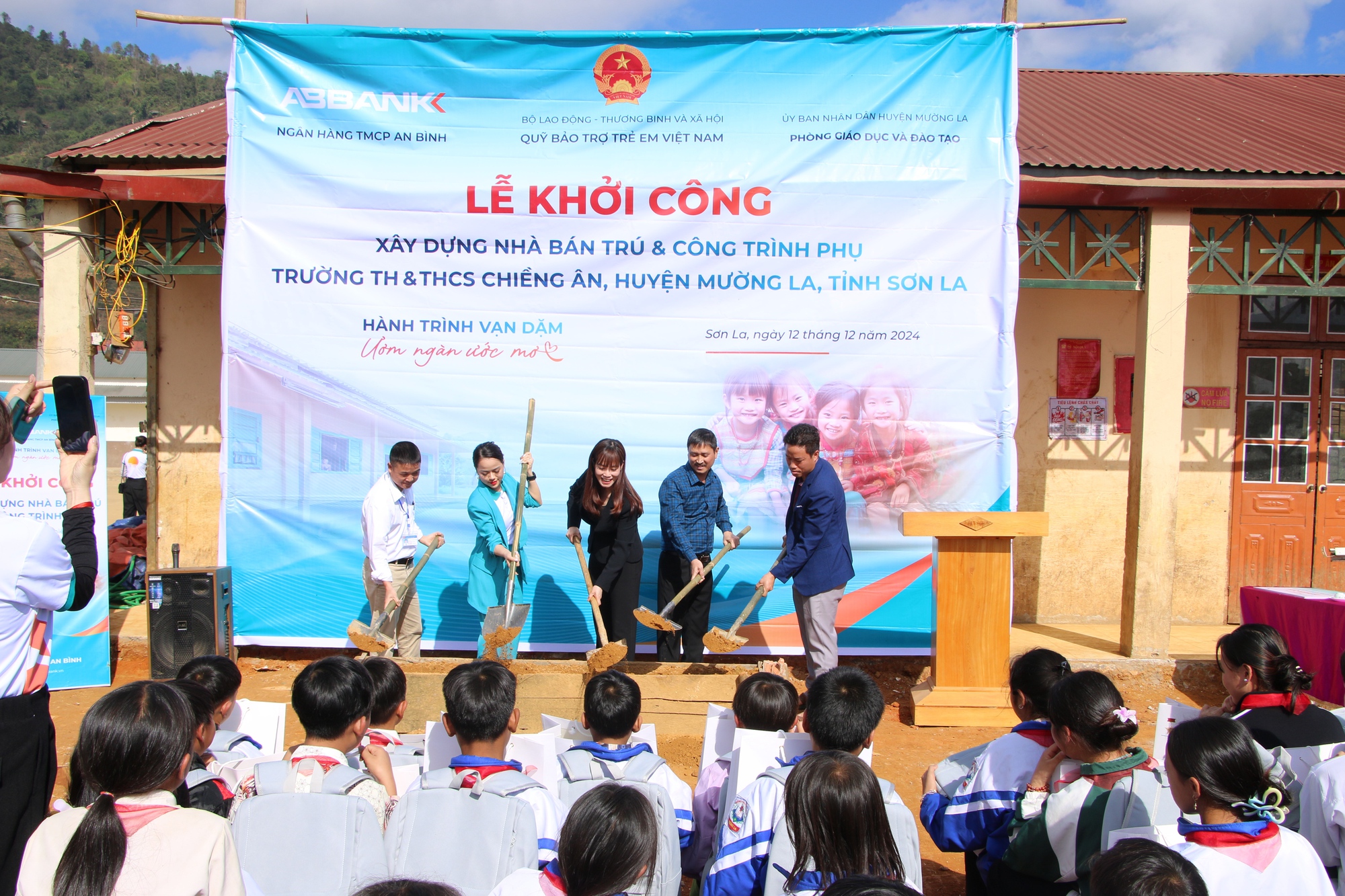ABBANK xây nhà bán trú cho học sinh vùng cao từ sáng kiến thể thao gây quỹ- Ảnh 3.
