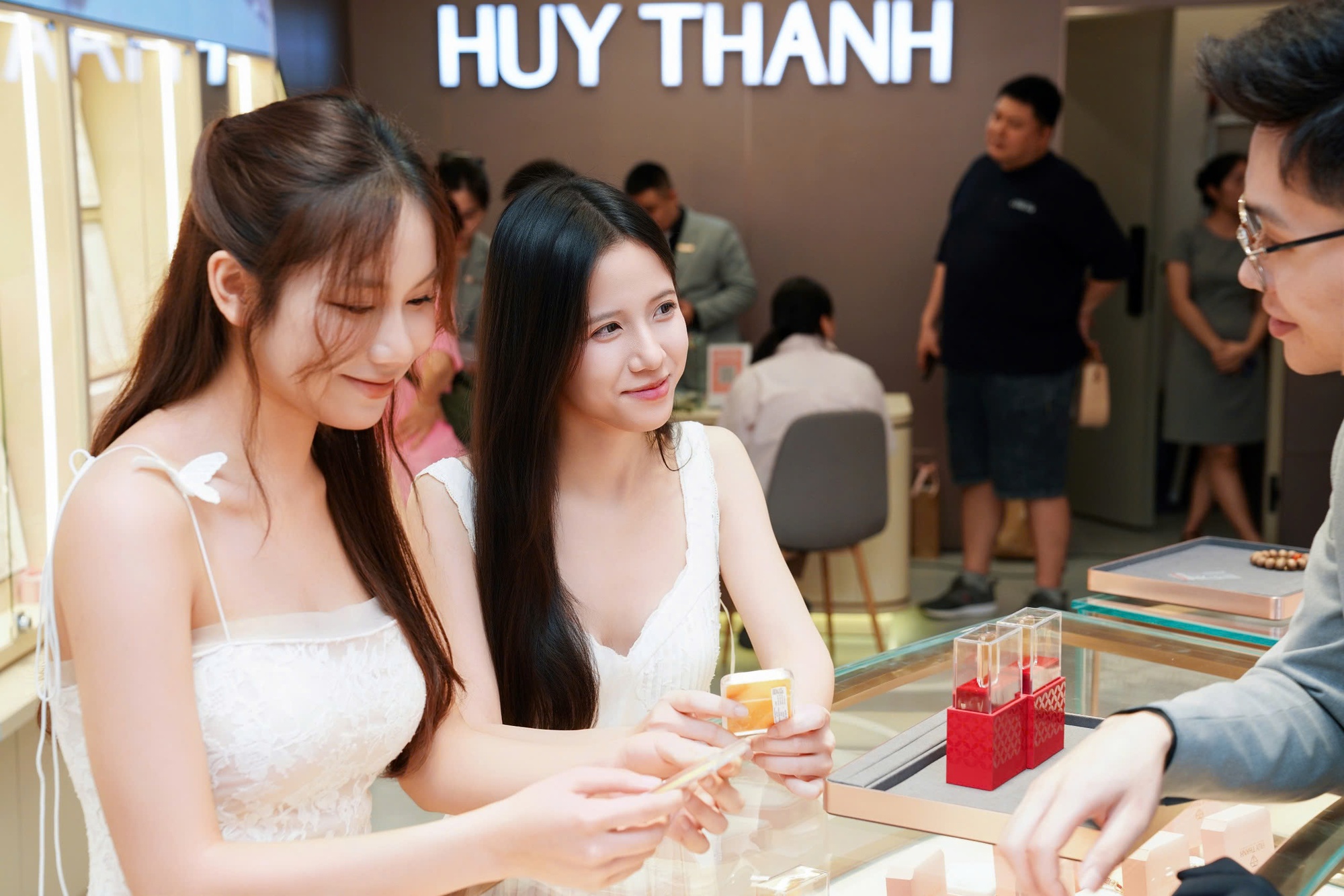 Giá vàng lên cao, người mua nên chú ý điều gì để chọn sản phẩm phù hợp- Ảnh 3.