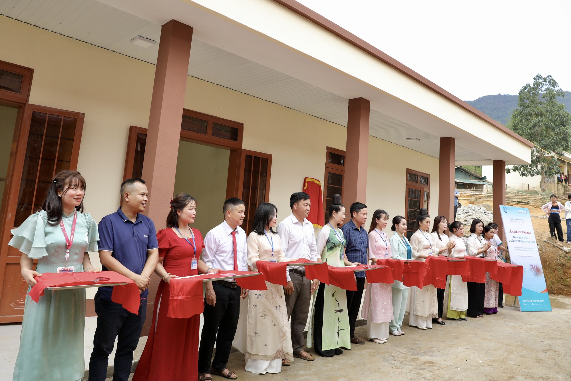ABBANK xây nhà bán trú cho học sinh vùng cao từ sáng kiến thể thao gây quỹ- Ảnh 4.