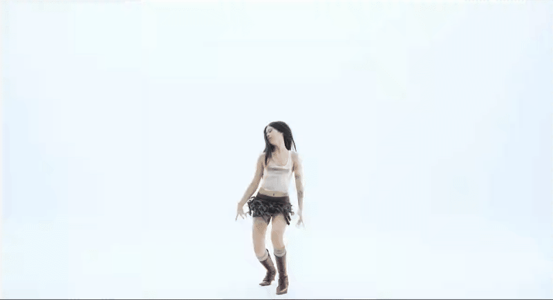 MV mới của tlinh có gì gây sốc đến mức dán nhãn 16+?- Ảnh 4. MV mới của tlinh có gì gây sốc đến mức dán nhãn 16+?- Ảnh 4.