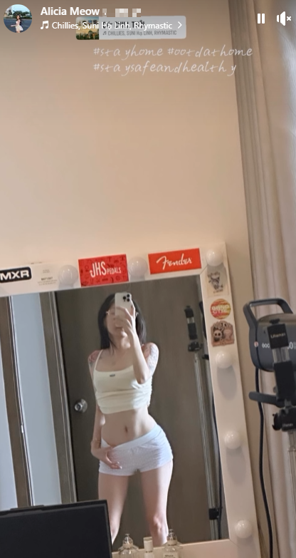 Nữ streamer cá tính, từng bị khán giả quay lưng bởi lùm xùm đời tư, bất ngờ đăng đàn tâm thư "comeback"- Ảnh 10. Nữ streamer cá tính, từng bị khán giả quay lưng bởi lùm xùm đời tư, bất ngờ đăng đàn tâm thư "comeback"- Ảnh 10.